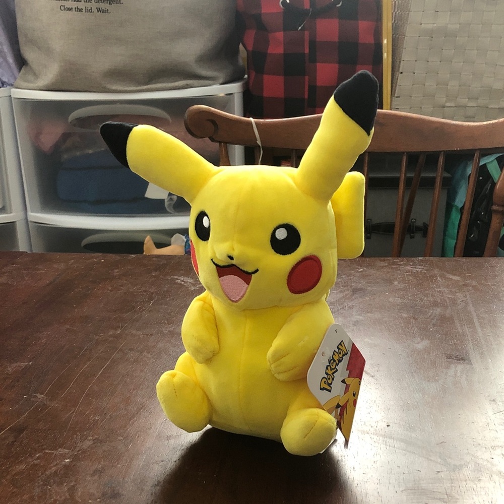 🥧 Pokemon Pikachu Plush
